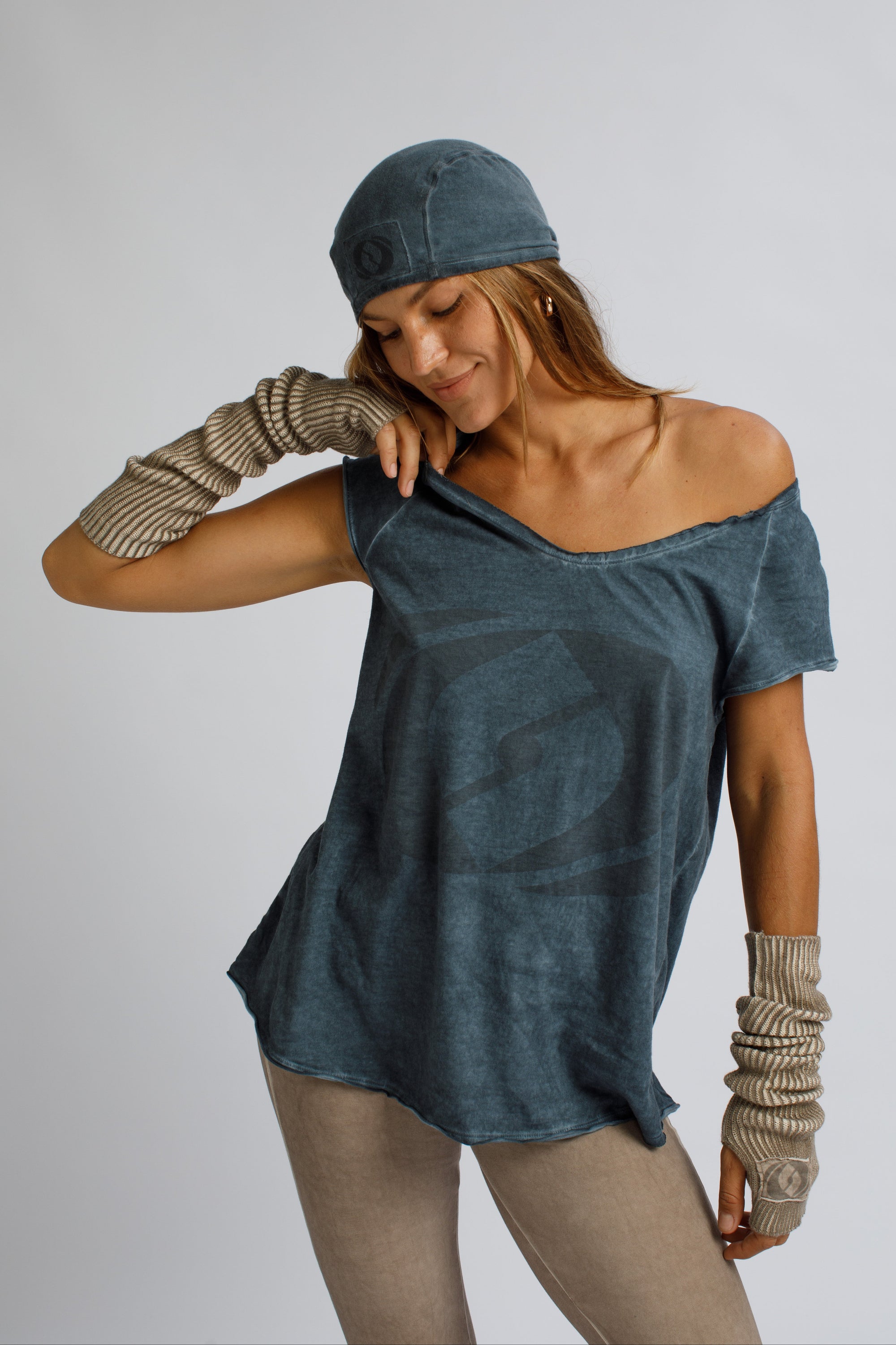 Raw Edge Neckline Raglan Tee