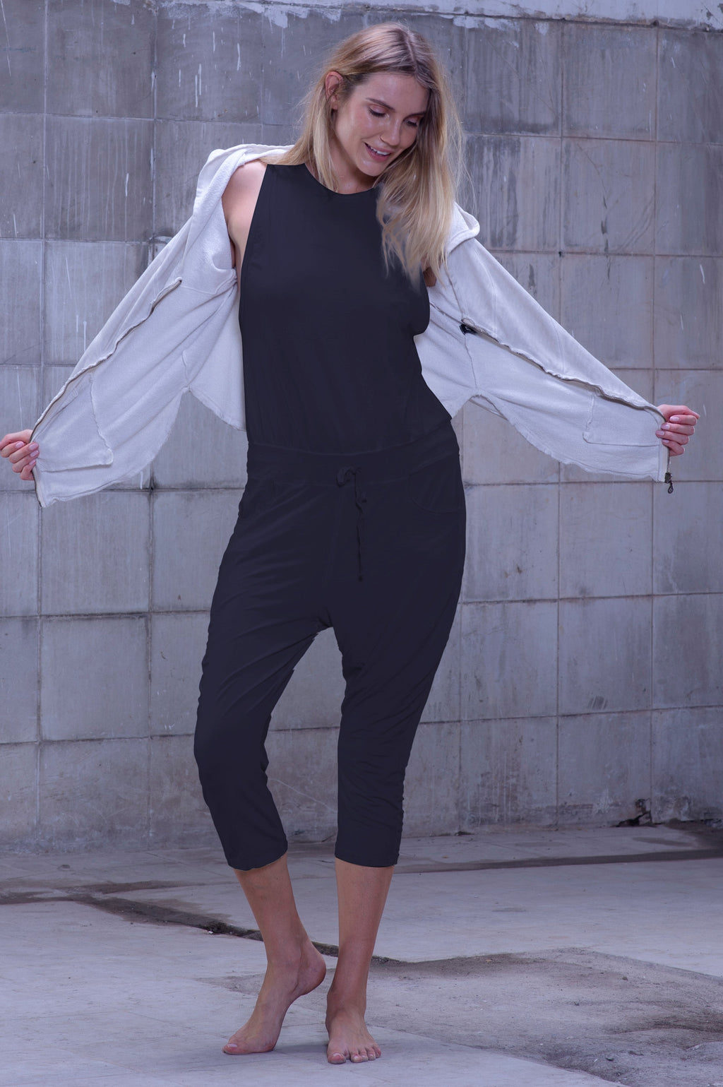 Sleeveless jumpsuit