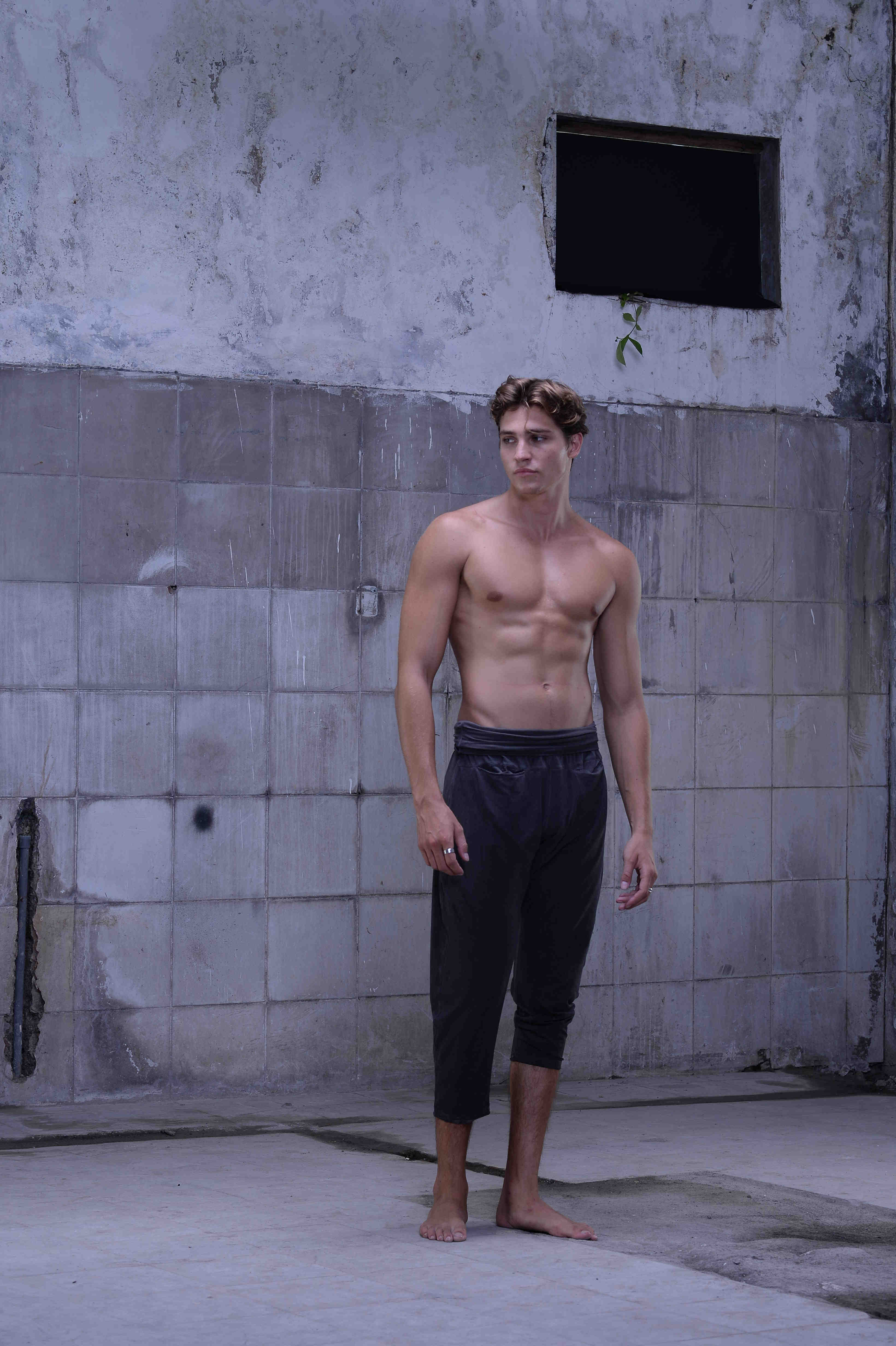 Close fitting pants