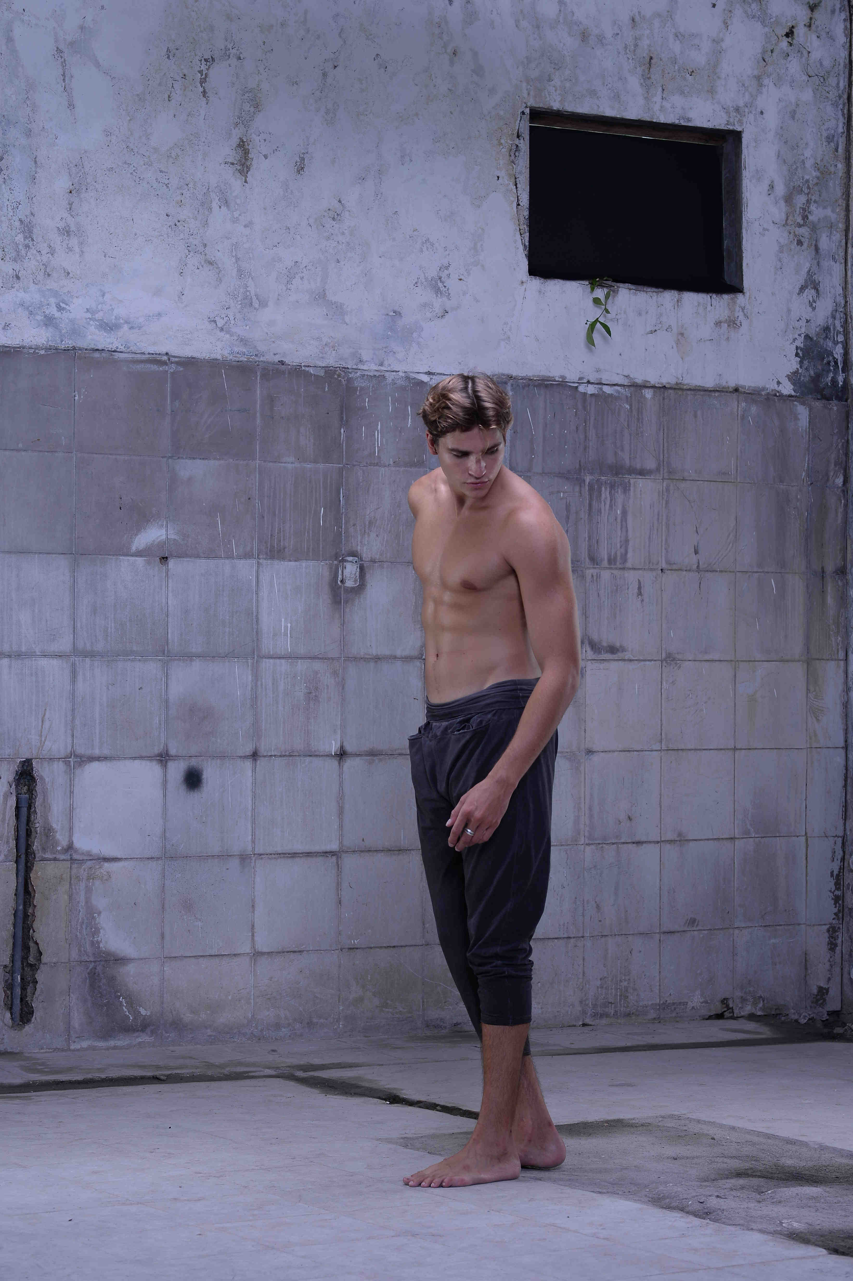 Close fitting pants
