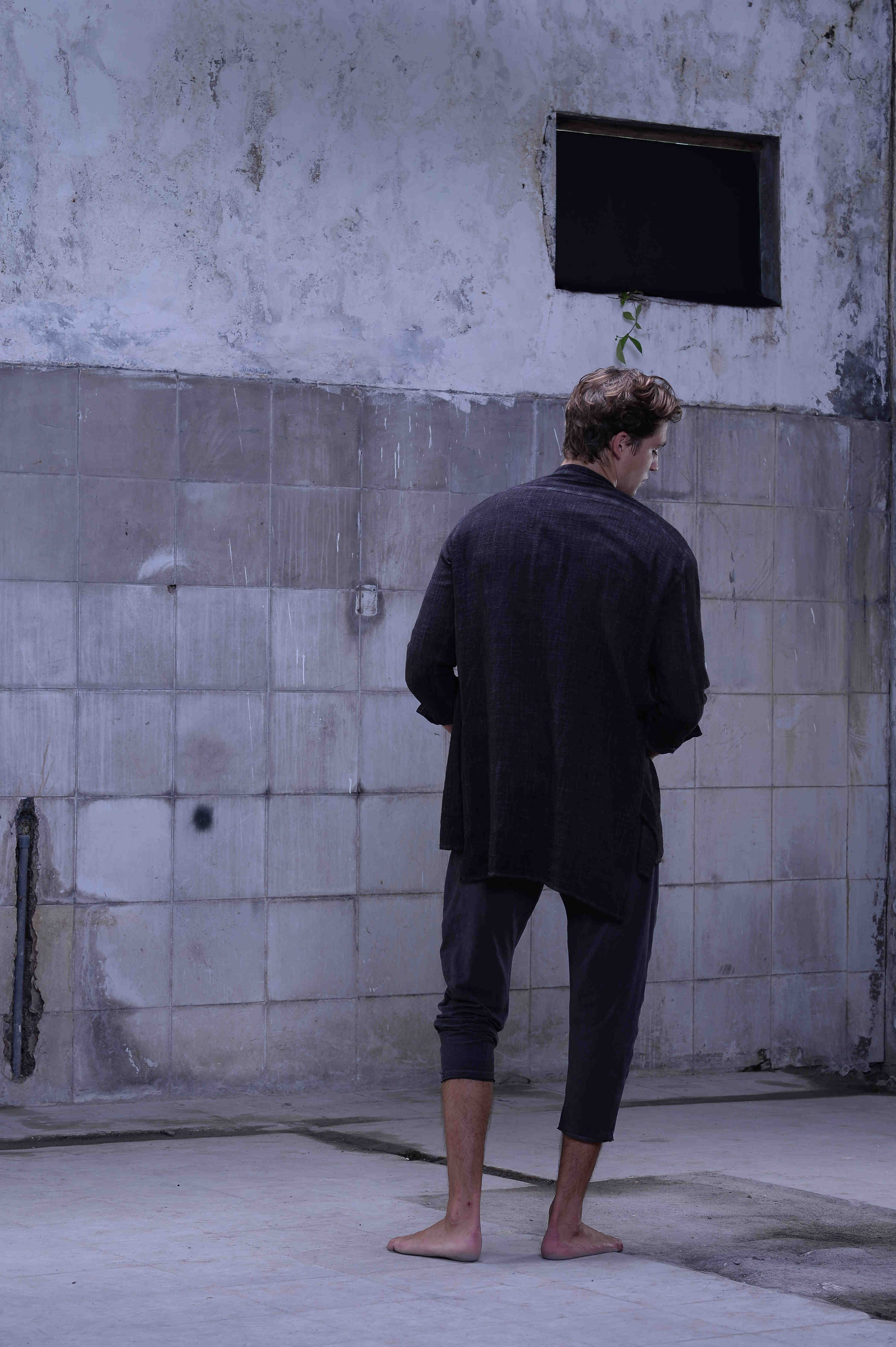 Close fitting pants