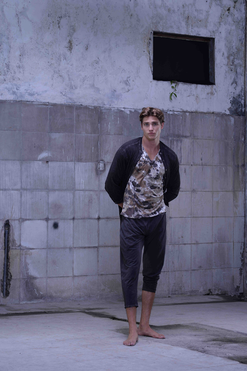 Close fitting pants