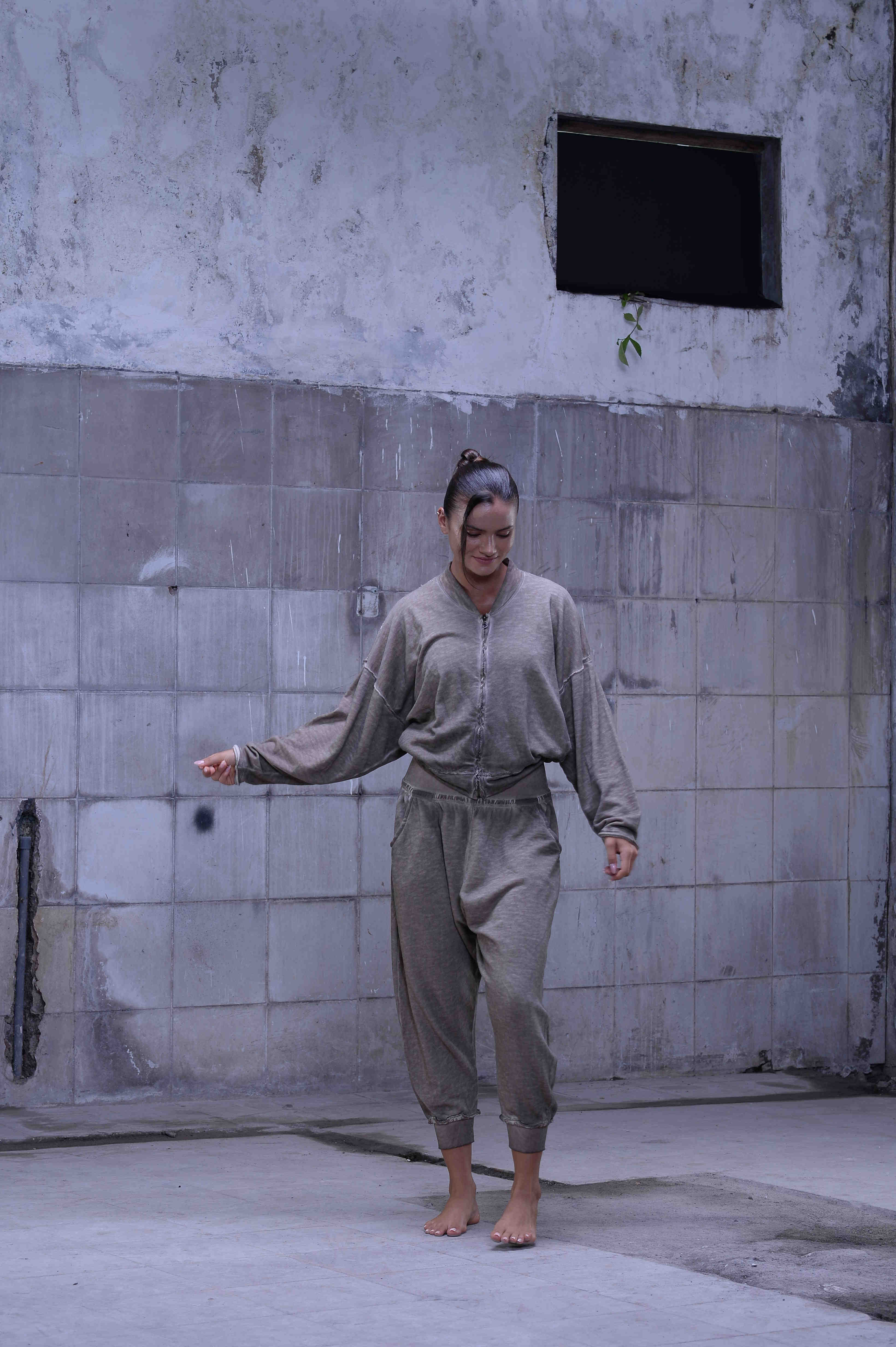 Bat sleeves jacket