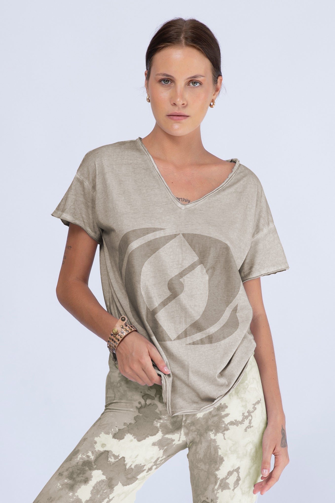 V neck Tshirt