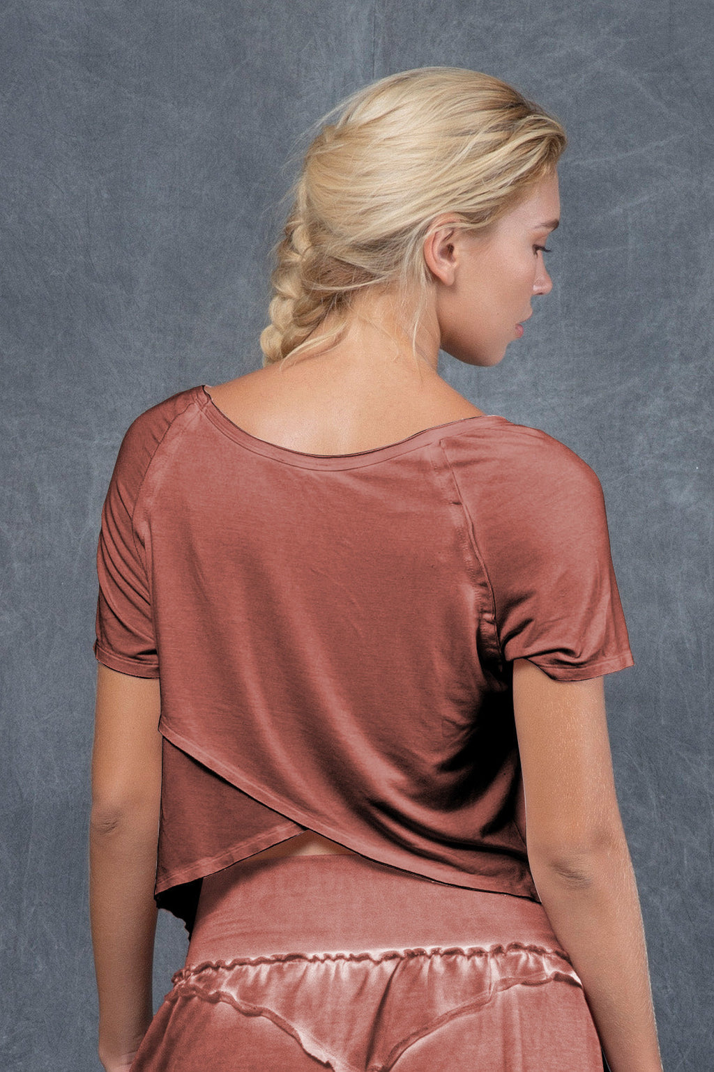 Crop Top Overlapping Back