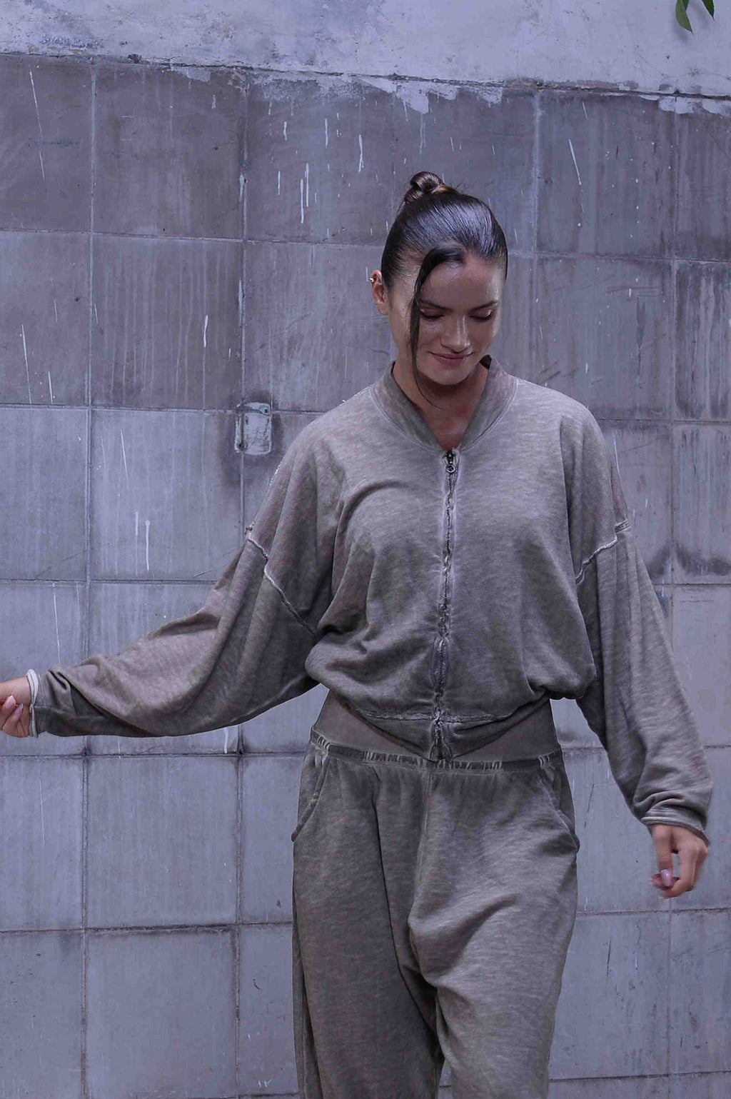 Bat sleeves jacket